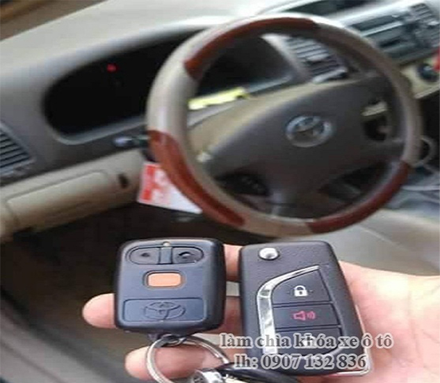 Làm Chìa Khóa Gập Xe Toyota  Camry