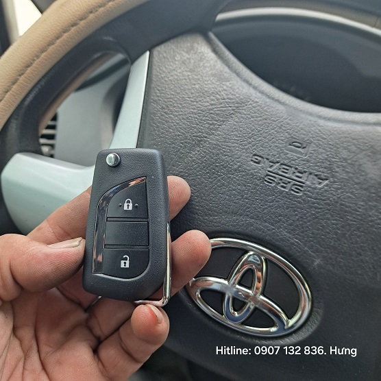 Làm Chìa Khóa Gập Innova