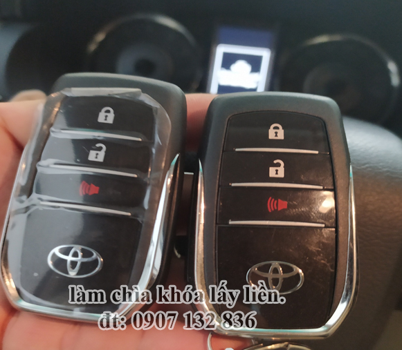 CHÌA KHÓA SMARTKEY TOYOTA FORTUNER