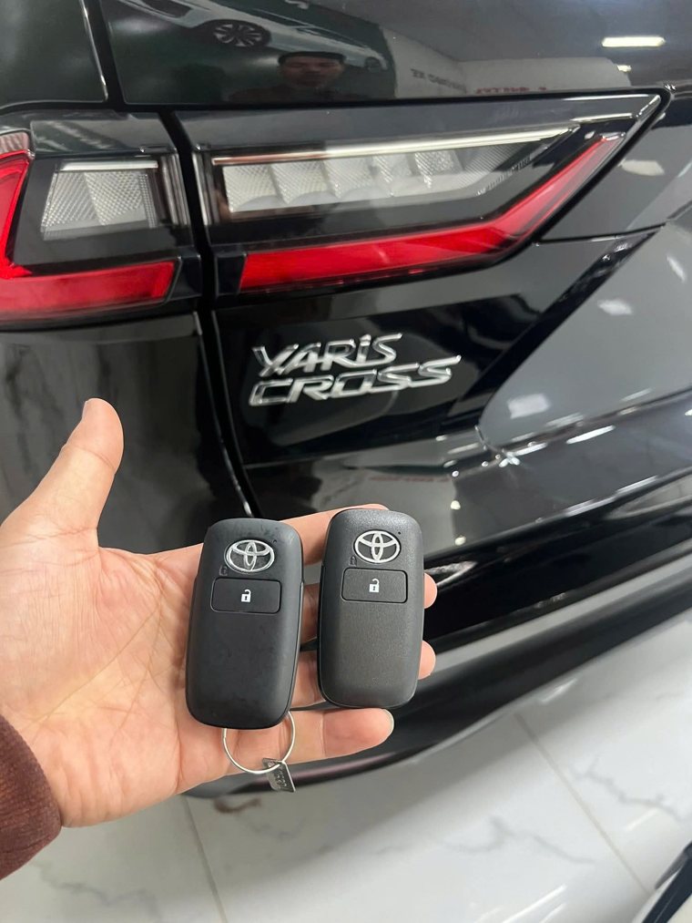 Remote bên xe Toyota Yaris Cross.