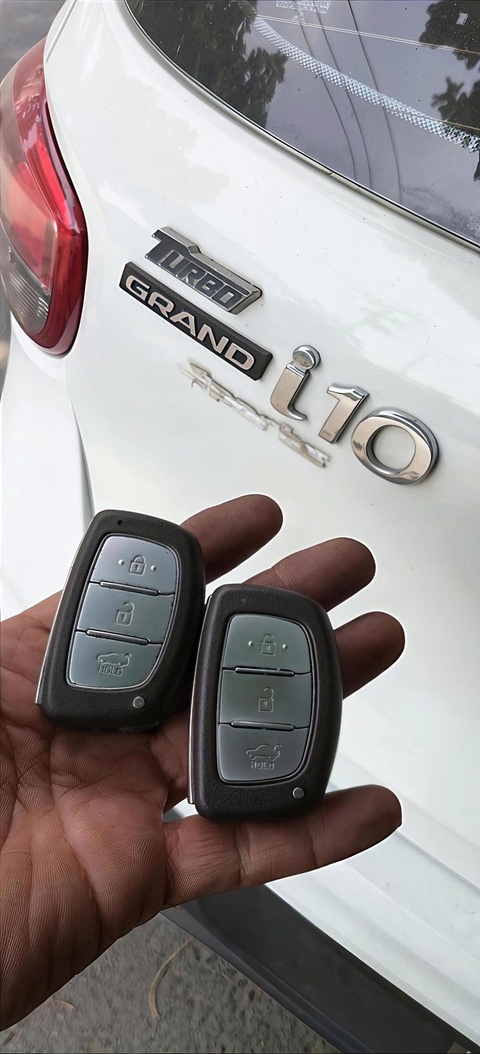 Remote bên xe Hyundai Grand i10.