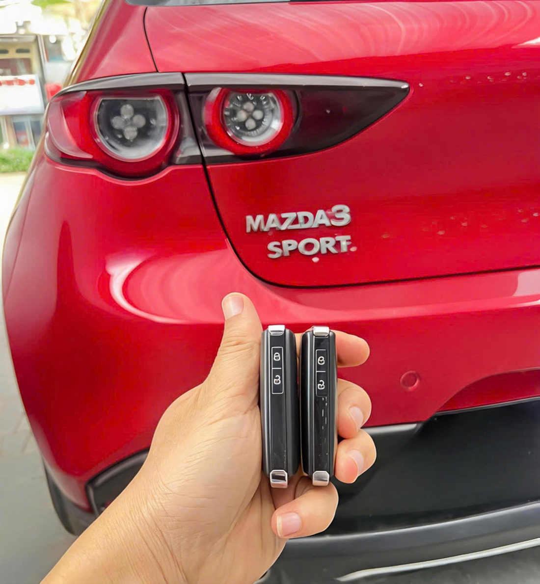 Remote trước xe Mazda 3.