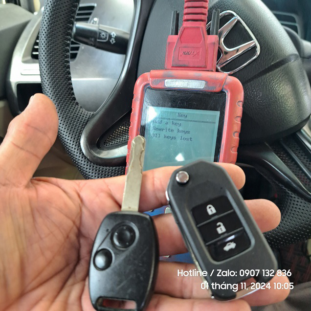 LÀM CHÌA KHÓA GẬP XE HONDA CR-V