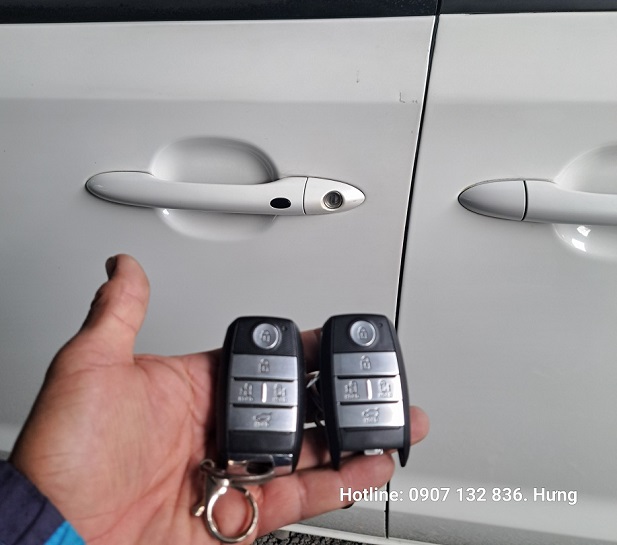 làm chìa khóa smartkey xe kia sedona