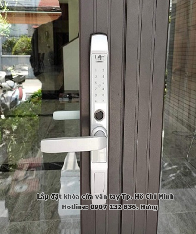 Ráp Khóa Vân Tay Cửa Nhôm Xingfa